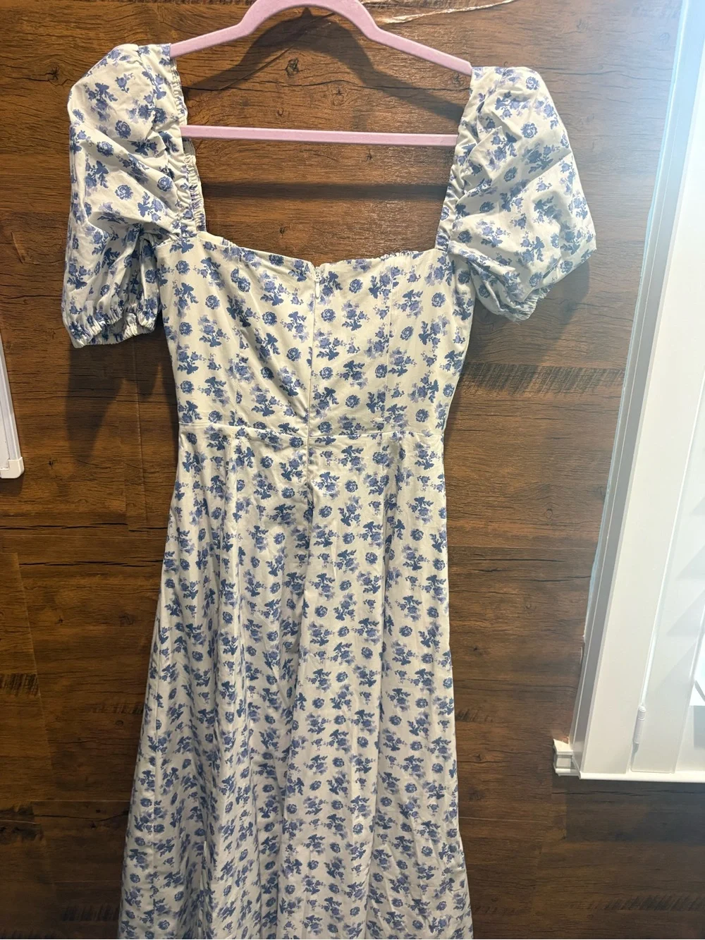 House of CB 'Tallulah' Blue Floral
Puff Sleeve Midi Dress - Picture 9 of 11